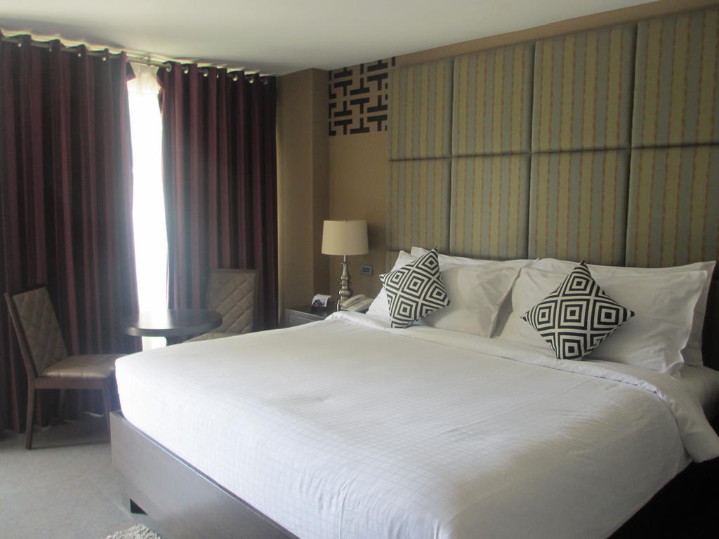 The Theodore Hotel Tagaytay City Exterior photo
