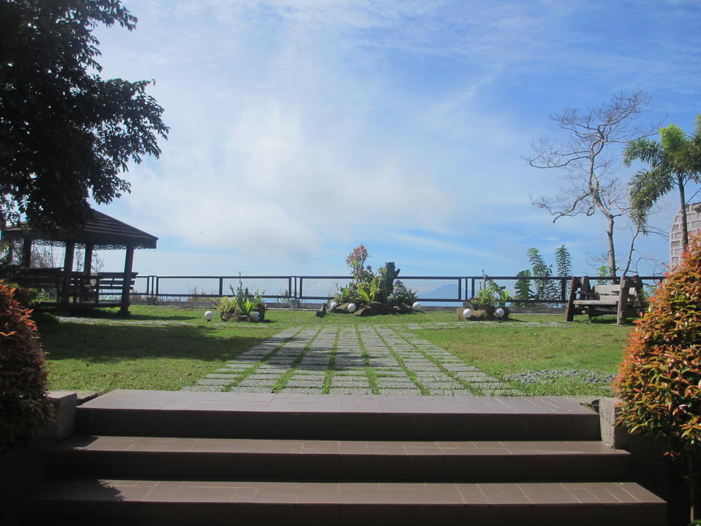 The Theodore Hotel Tagaytay City Exterior photo