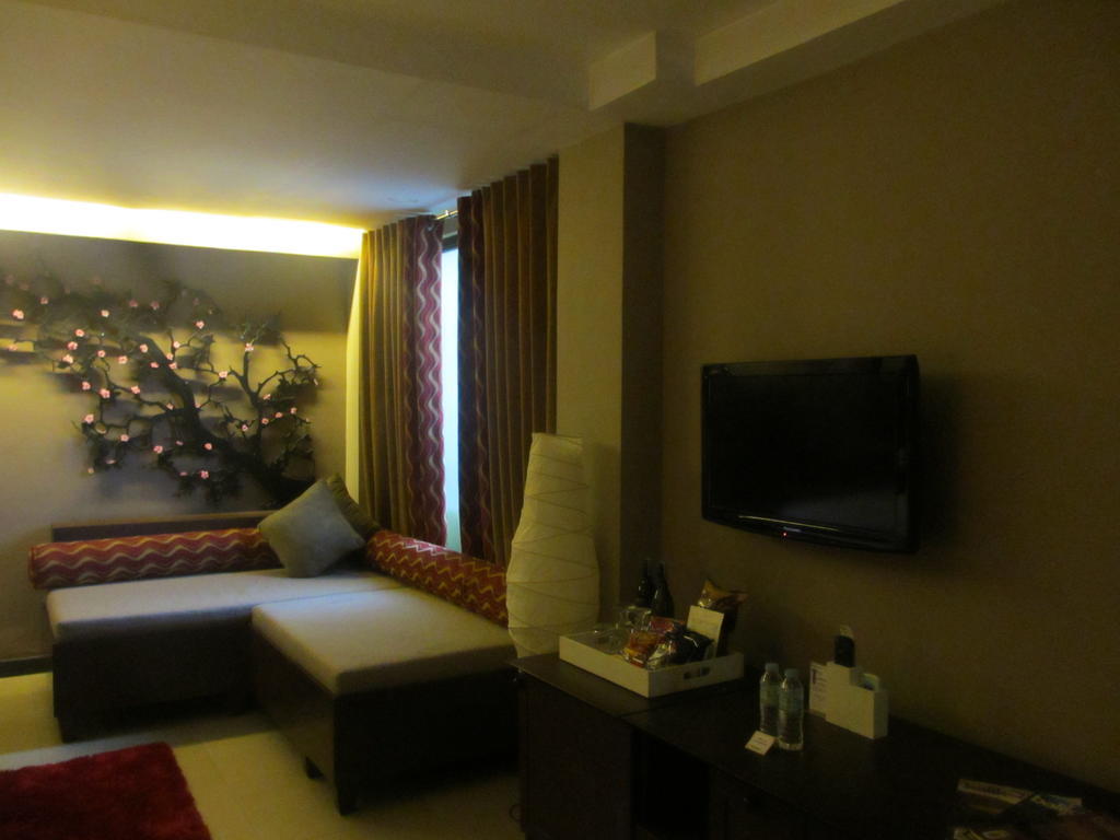The Theodore Hotel Tagaytay City Exterior photo
