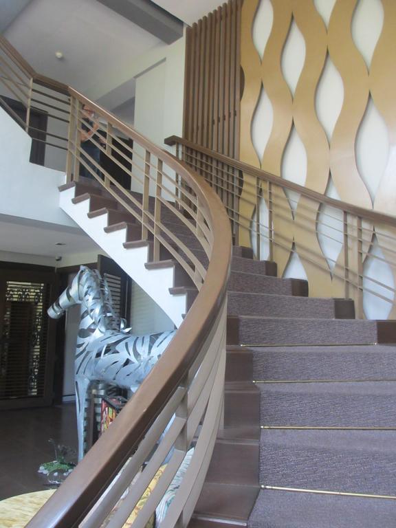 The Theodore Hotel Tagaytay City Exterior photo