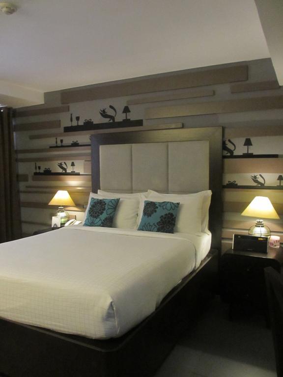 The Theodore Hotel Tagaytay City Exterior photo