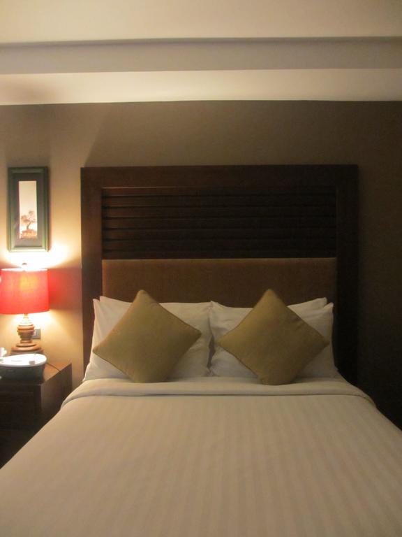 The Theodore Hotel Tagaytay City Exterior photo