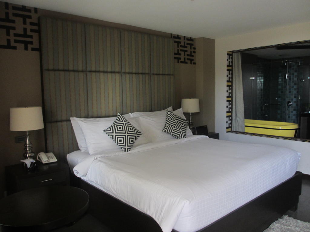 The Theodore Hotel Tagaytay City Exterior photo