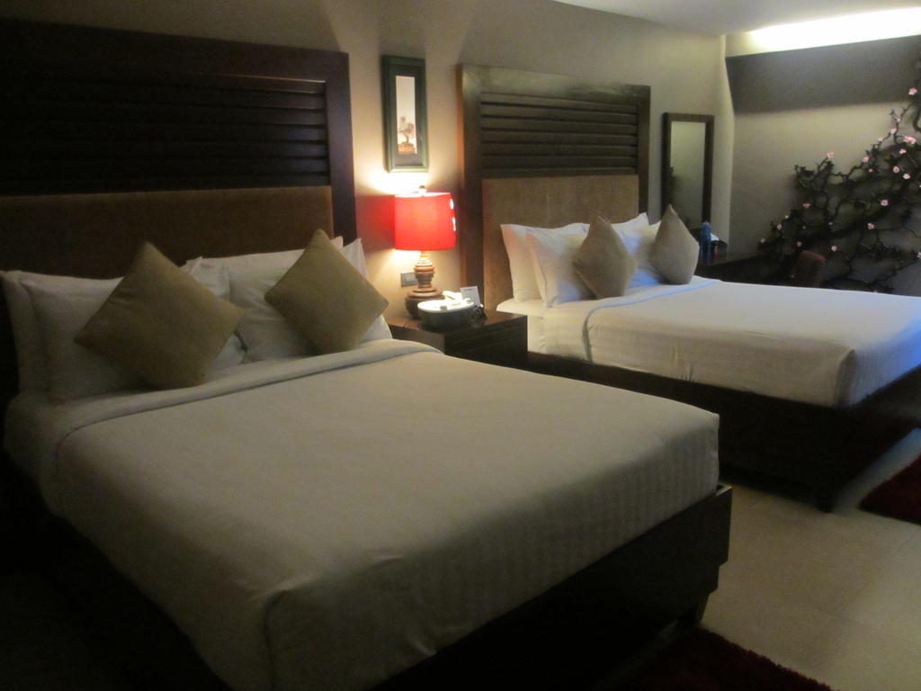 The Theodore Hotel Tagaytay City Exterior photo