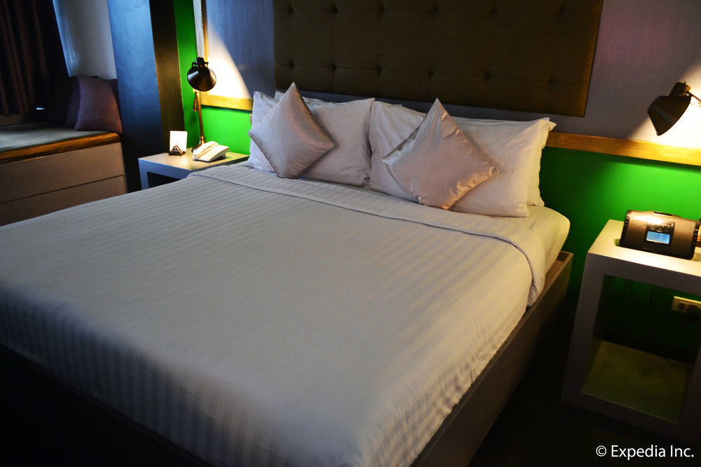 The Theodore Hotel Tagaytay City Exterior photo