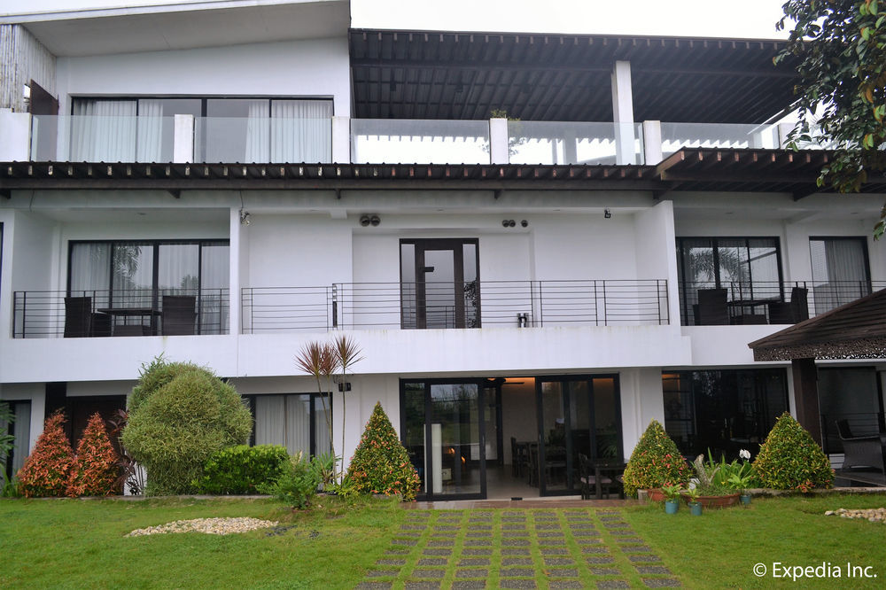 The Theodore Hotel Tagaytay City Exterior photo