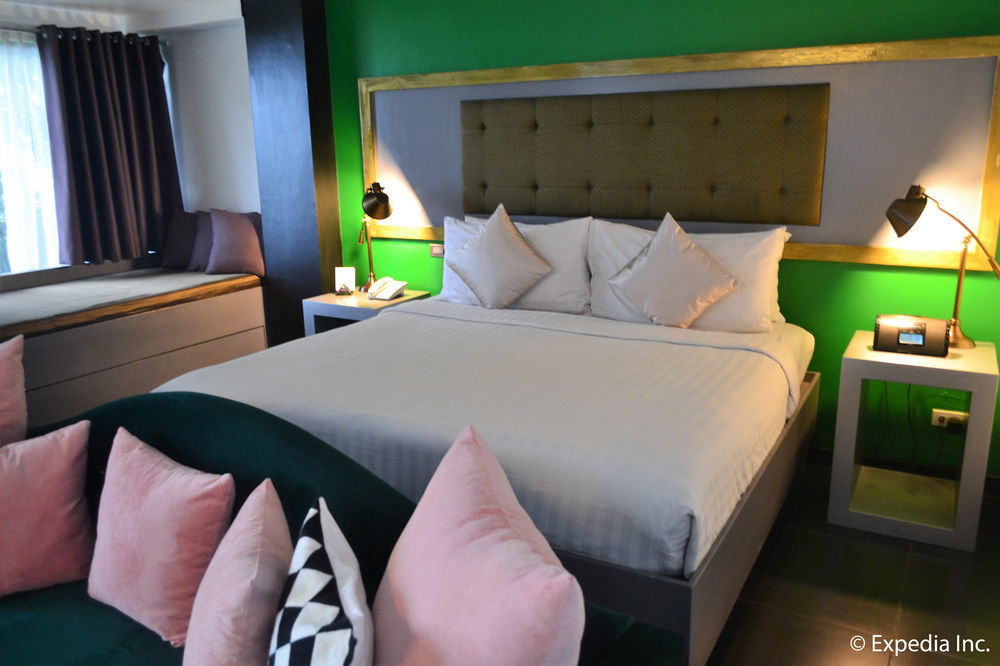The Theodore Hotel Tagaytay City Exterior photo